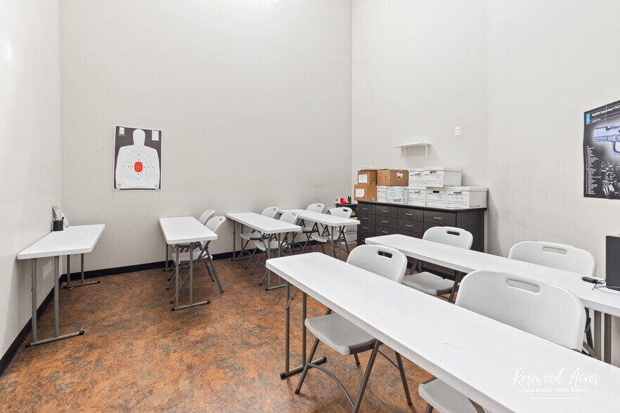 More Photos Of 233 Mooney Dr, Bourbonnais Specialty For Sale