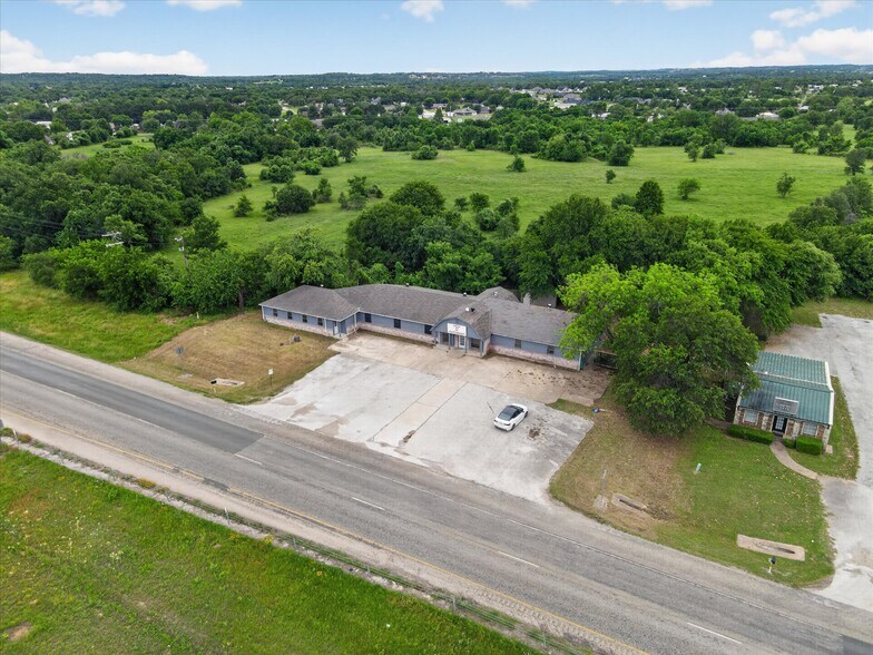 More Photos Of 936 E Highway 199, Springtown Freestanding For Sale