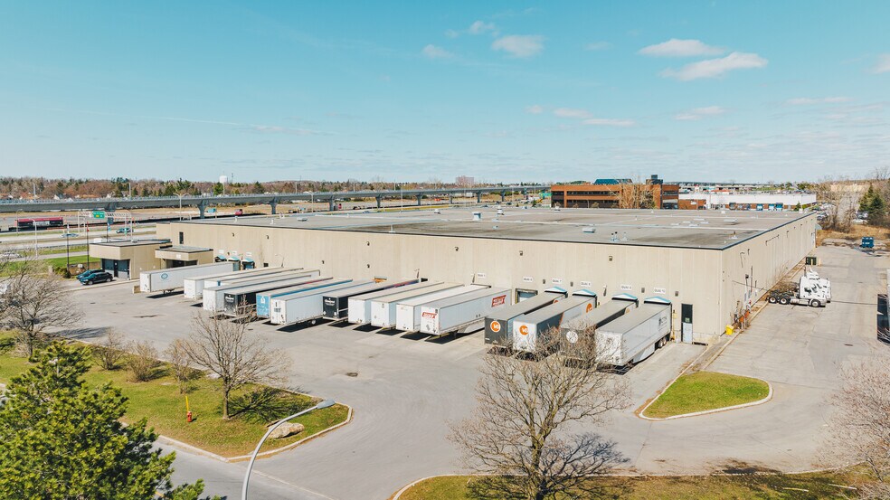 More Photos Of 17400 Rte Transcanadienne, Kirkland Warehouse For Lease