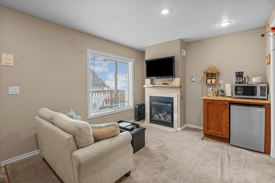 More Photos Of 25 NE Clarke St, Depoe Bay Specialty For Sale