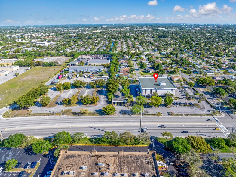 More Photos Of 3661 W Oakland Park Blvd, Lauderdale Lakes Office For Sale