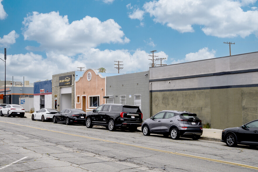 More Photos Of 3210 N San Fernando Blvd, Burbank Warehouse For Sale