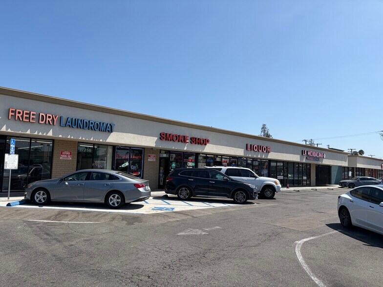 More Photos Of 1701-1725 W Chapman Ave, Orange General Retail For Lease