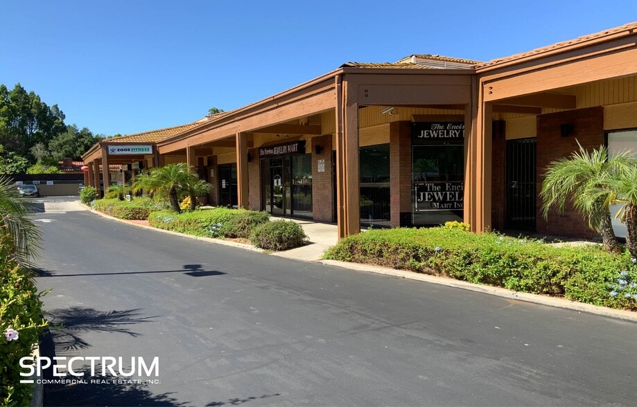 More Photos Of 17648-17656 Ventura Blvd, Encino Unknown For Lease