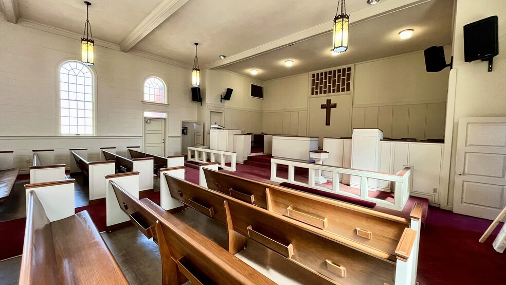 More Photos Of 911 Falls Rd, Rocky Mount Religious Facility For Sale