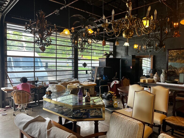 More Photos Of 220-224 38th St S, Birmingham Warehouse For Sale