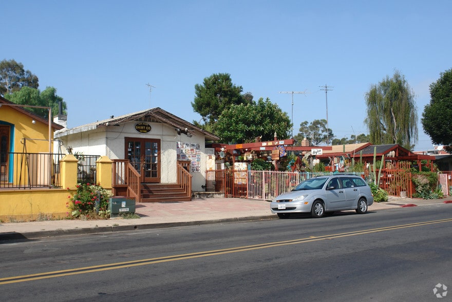 More Photos Of 2611-2615 Congress St, San Diego Storefront For Lease