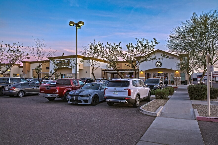 More Photos Of 44460 W Edison Rd, Maricopa General Retail For Sale