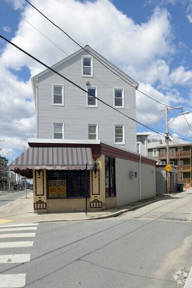 More Photos Of 168 Dean St, Providence Storefront Retail Residential For Lease