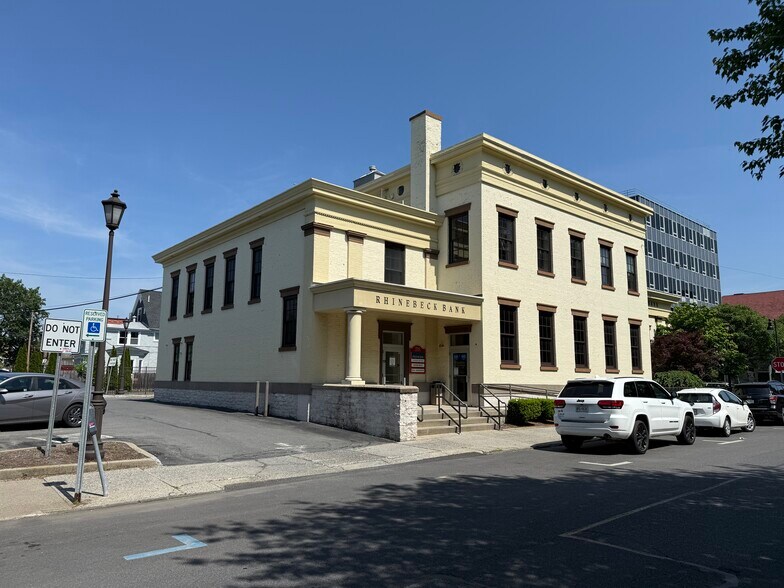 More Photos Of 27 Main St, Kingston Bank For Sale