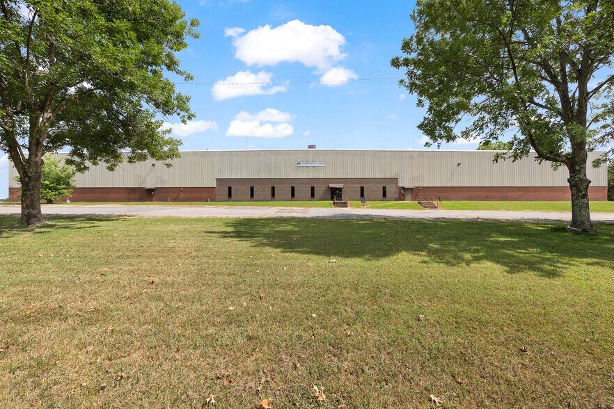 More Photos Of 479 Swanson Dr, Dresden Manufacturing For Lease