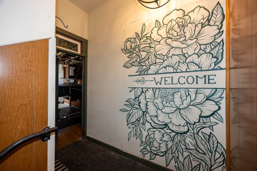 More Photos Of 2 Naco Rd, Bisbee Office For Sale