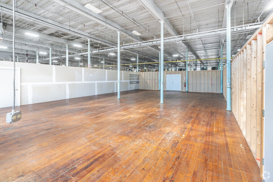 More Photos Of 1 Ace St, Fall River Warehouse For Lease