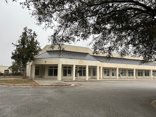 Primary Photo Of 1712 Osborne Rd, Saint Marys Storefront Retail Office For Lease