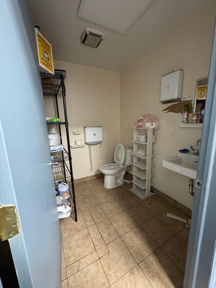 More Photos Of 12911 18th Ave, College Point Manufacturing For Sale