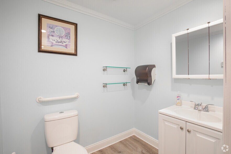 More Photos Of 141 Waverly Ave, Patchogue Office Residential For Sale