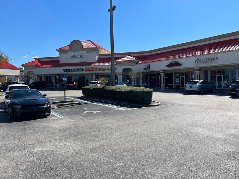 More Photos Of 10730-10750 Atlantic Blvd, Jacksonville Unknown For Lease