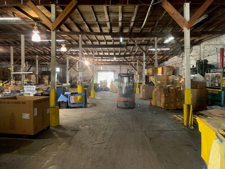 More Photos Of 1120 N Rome Ave, Tampa Warehouse For Lease