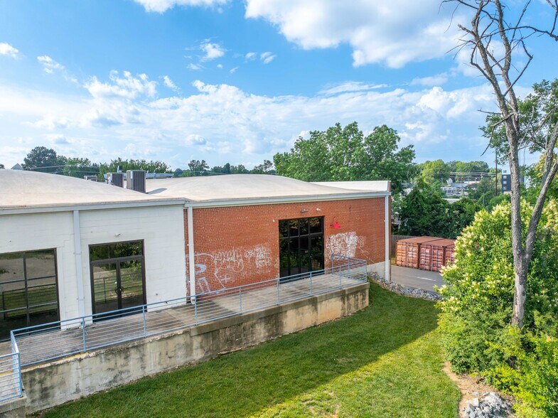 Primary Photo Of 123 E 27th St, Charlotte Storefront Retail Office For Lease