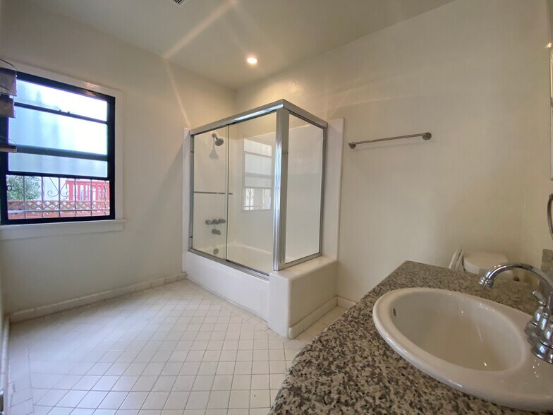 More Photos Of 5815 W Olympic Blvd, Los Angeles Apartments For Sale