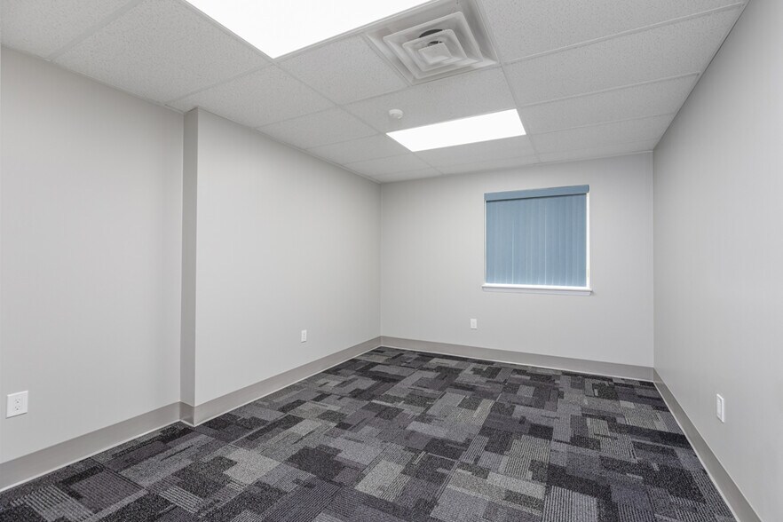 More Photos Of 411 Commerce Ln, West Berlin Medical For Sale