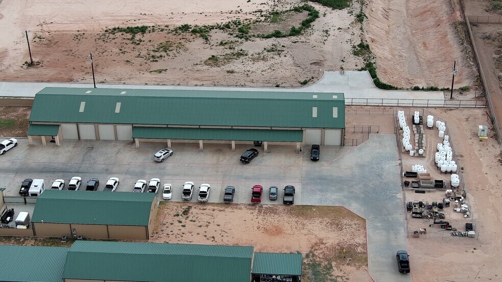 More Photos Of 6413 N State Highway 349, Midland Warehouse For Lease