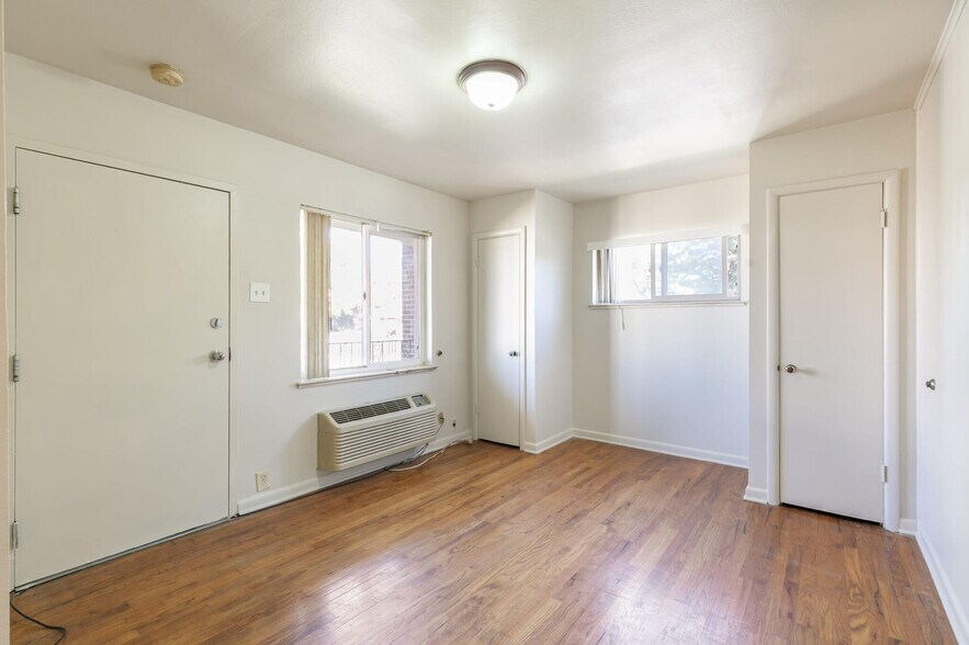 More Photos Of 901 Jasmine St, Denver Apartments For Sale