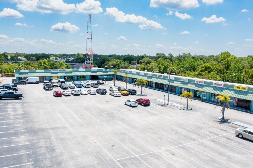 More Photos Of 12340-12384 US Highway 19, Hudson Storefront For Lease