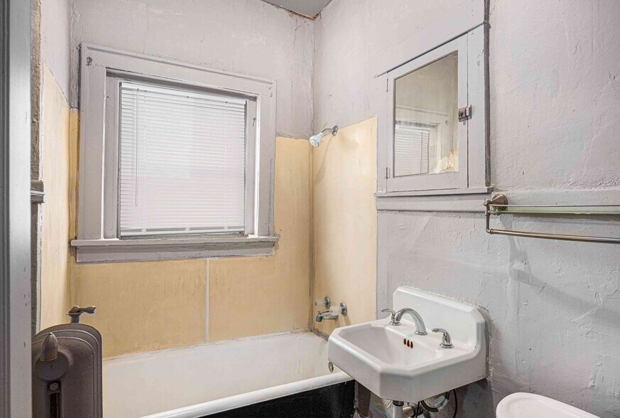 More Photos Of , Kansas City Multifamily For Sale