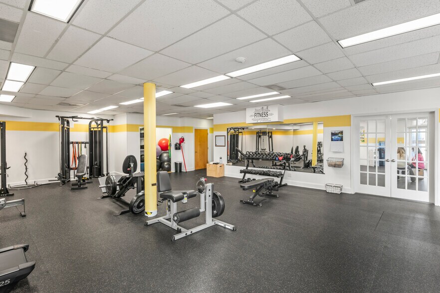 More Photos Of 604 S King St, Leesburg Office For Sale