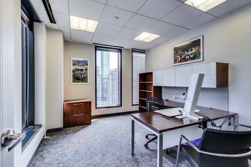More Photos Of 455 N Cityfront Plaza Dr, Chicago Office For Lease