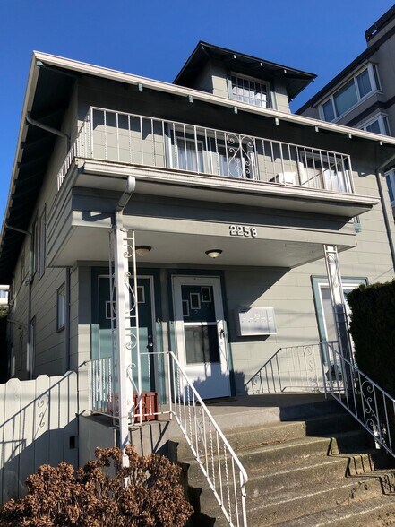More Photos Of 2258 14th Ave W, Seattle Apartments For Sale