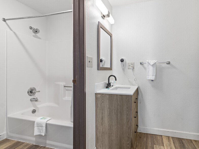 More Photos Of 4333 E Mulberry St, Fort Collins Hotel For Sale