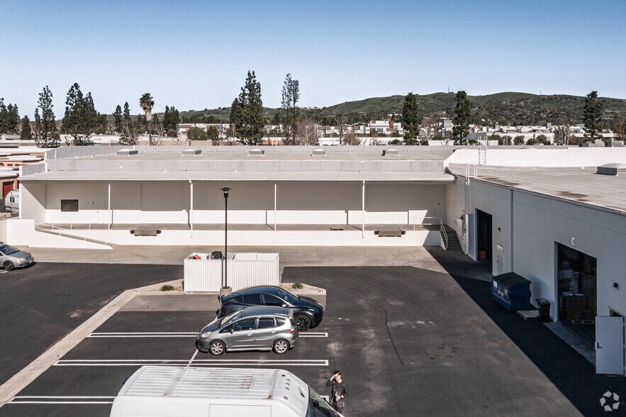 More Photos Of 499 Nibus, Brea Warehouse For Lease