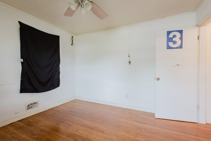 More Photos Of , Lexington Specialty For Sale