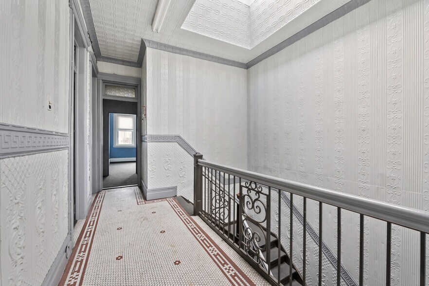 More Photos Of 507 32nd St, Union City Storefront Retail Office For Sale