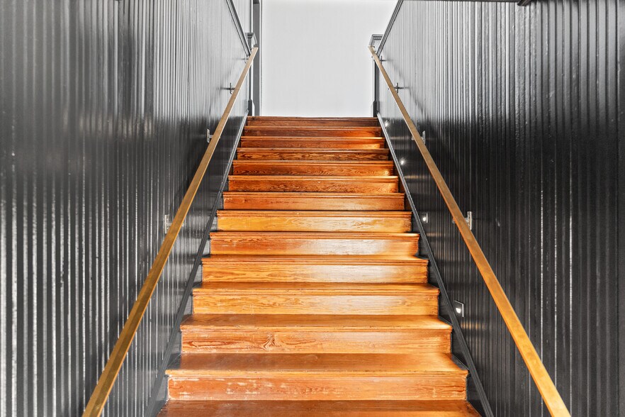 More Photos Of 119 W San Antonio St, Lockhart Storefront Retail Office For Lease