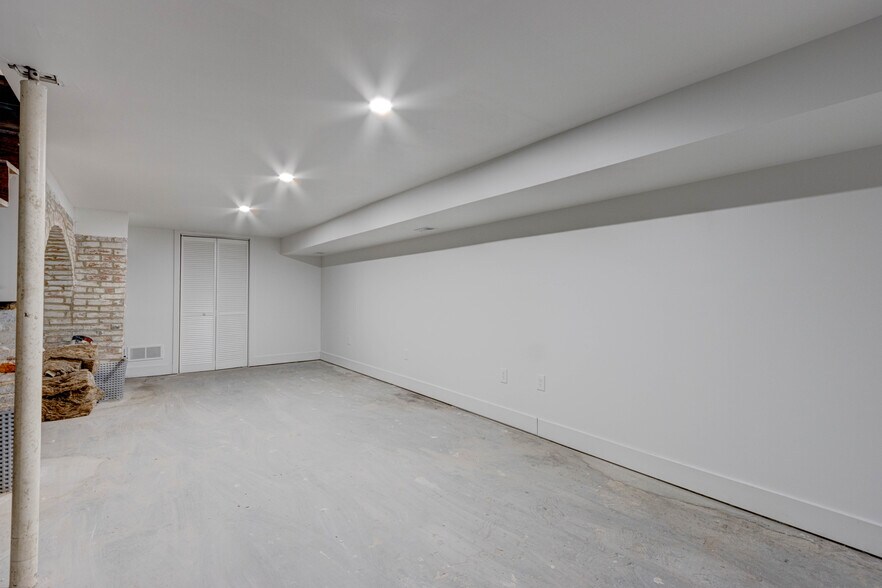 More Photos Of 833 N Howard St, Baltimore Storefront Retail Office For Lease