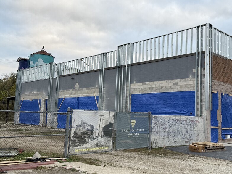 More Photos Of 174 S Harrison St, Oswego Storefront Retail Office For Lease