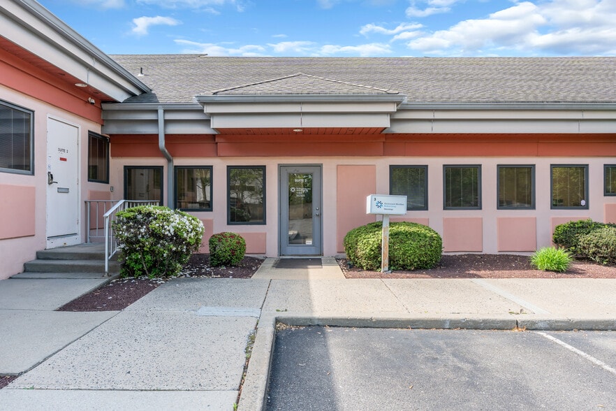 More Photos Of 501 Iron Bridge Rd, Freehold Medical For Sale