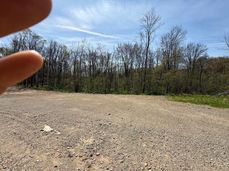 More Photos Of 4881 Pittsburgh Rd, Harrisville Light Distribution For Sale