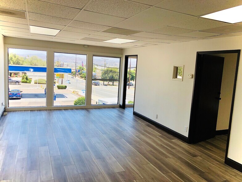 More Photos Of 900 N Cuyamaca St, El Cajon Office For Lease