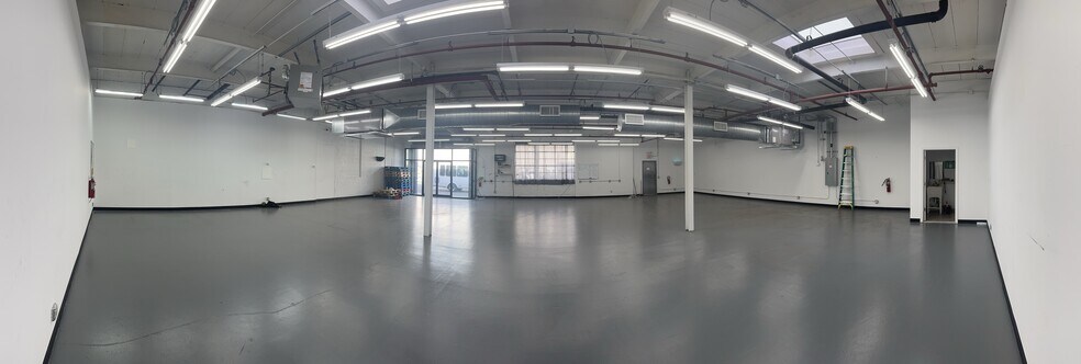 More Photos Of 573 Johnson Ave, Brooklyn Warehouse For Lease