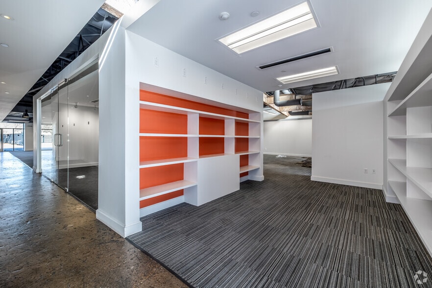 More Photos Of 2001 Irving Blvd, Dallas Showroom For Sale