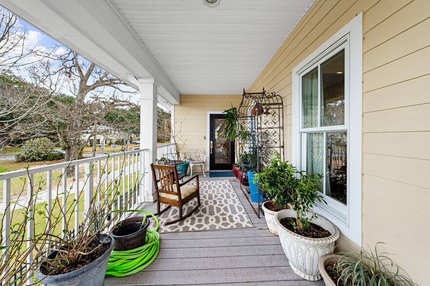 More Photos Of 202 S Mobile St, Fairhope Hospitality For Sale