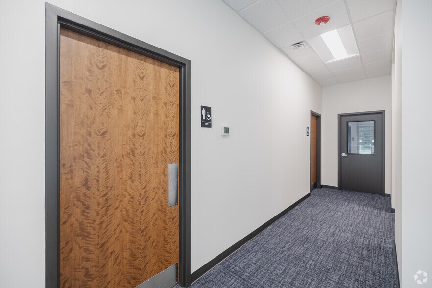 More Photos Of 410 Tradeport Dr, Summerville Unknown For Lease