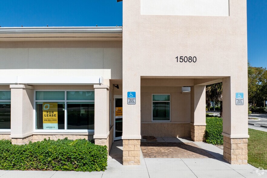 More Photos Of 15080 N Cleveland Ave, North Fort Myers Bank For Lease