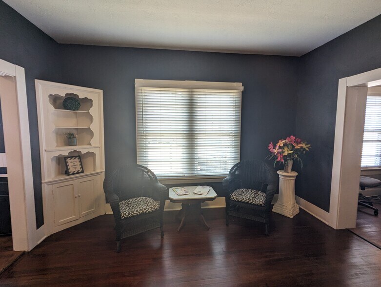 More Photos Of 2671 Broadway, Beaumont Freestanding For Sale