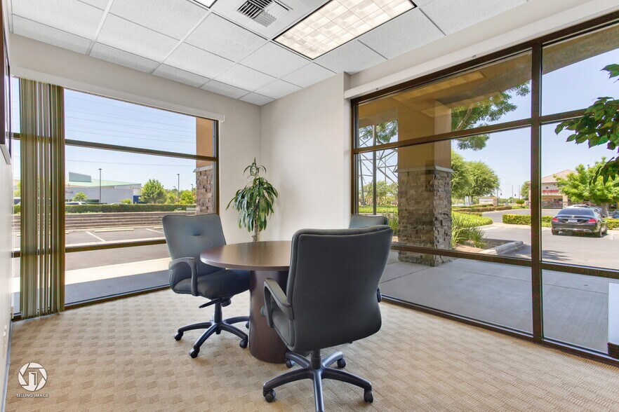 More Photos Of 3820 Coffee Rd, Bakersfield Storefront Retail Office For Lease