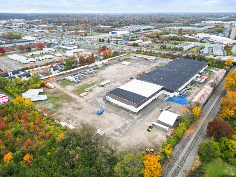 More Photos Of 2040 S Hamilton Rd, Columbus Distribution For Sale